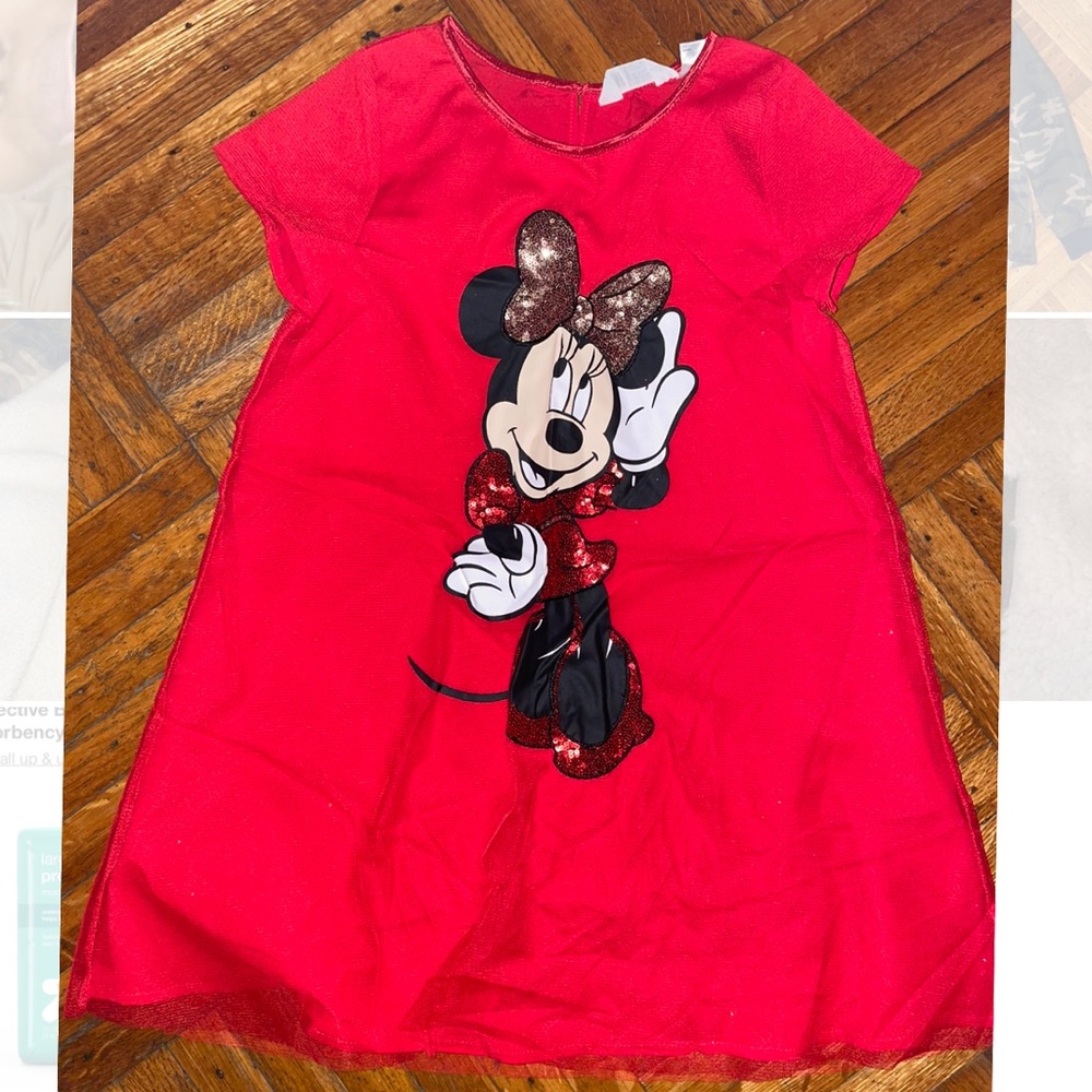 Girl Disney dress. Size 7-8 Yrs